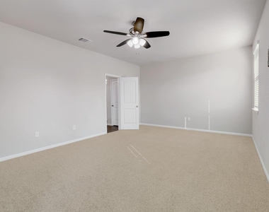 105 Brunnen Way - Photo Thumbnail 12