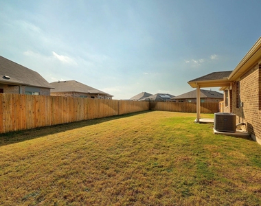 105 Brunnen Way - Photo Thumbnail 25