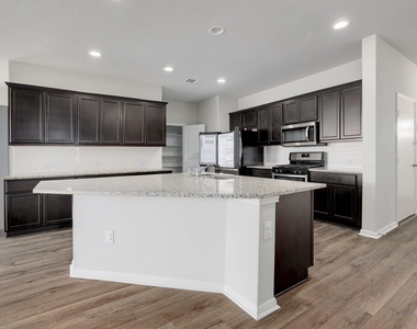 105 Brunnen Way - Photo Thumbnail 8