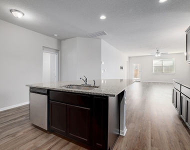105 Brunnen Way - Photo Thumbnail 10