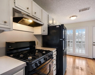 609 Harthan St - Photo Thumbnail 9