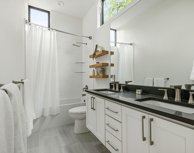 1407 Parkinson Dr - Photo Thumbnail 16