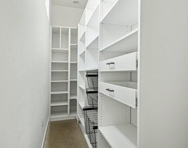 1407 Parkinson Dr - Photo Thumbnail 11