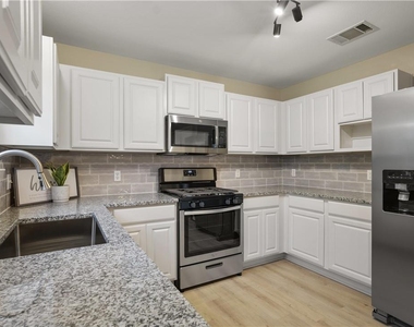 299 Brandons Way - Photo Thumbnail 7