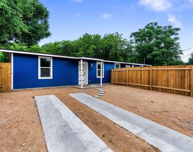 1618 Webberville Rd - Photo Thumbnail 1