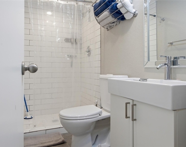 906 Willow St - Photo Thumbnail 20