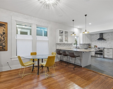906 Willow St - Photo Thumbnail 3
