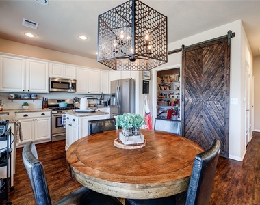 5901 Scenic Lake Dr - Photo Thumbnail 13