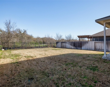 5901 Scenic Lake Dr - Photo Thumbnail 37