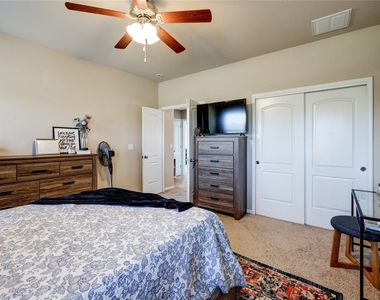 5901 Scenic Lake Dr - Photo Thumbnail 31