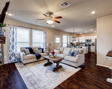 5901 Scenic Lake Dr - Photo Thumbnail 6