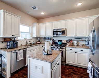 5901 Scenic Lake Dr - Photo Thumbnail 15