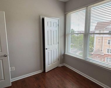 13364 Beach Boulevard - Photo Thumbnail 9