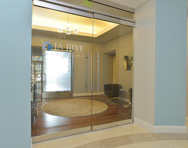 1431 Riverplace Boulevard - Photo Thumbnail 11