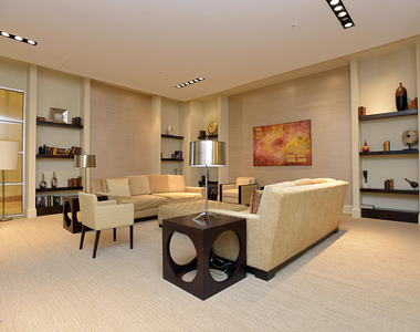 1431 Riverplace Boulevard - Photo Thumbnail 10