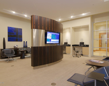 1431 Riverplace Boulevard - Photo Thumbnail 8