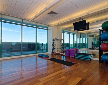 1431 Riverplace Boulevard - Photo Thumbnail 17