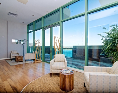 1431 Riverplace Boulevard - Photo Thumbnail 12