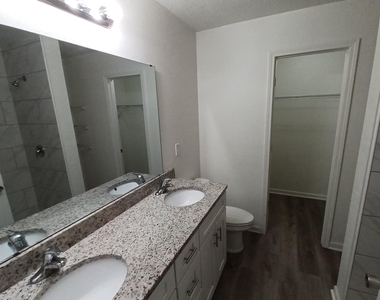 956 W 9th Street - Photo Thumbnail 10