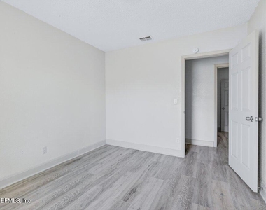 845 Ontario Street - Photo Thumbnail 30