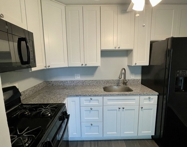 2367 Carnation Drive - Photo Thumbnail 6