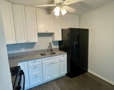 2367 Carnation Drive - Photo Thumbnail 7