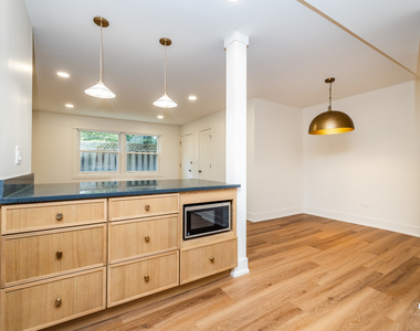406 Franklin Avenue - Photo Thumbnail 5