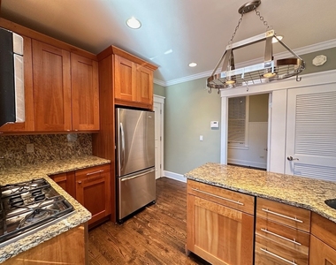 3614 N Bosworth Avenue - Photo Thumbnail 5