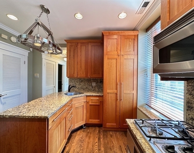 3614 N Bosworth Avenue - Photo Thumbnail 4