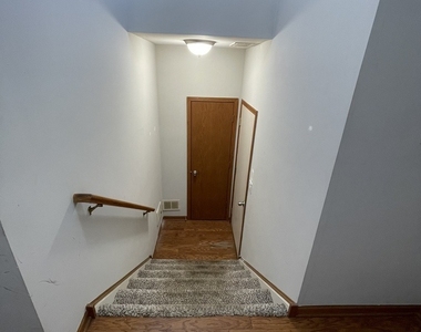3609 Roanoke Avenue - Photo Thumbnail 2
