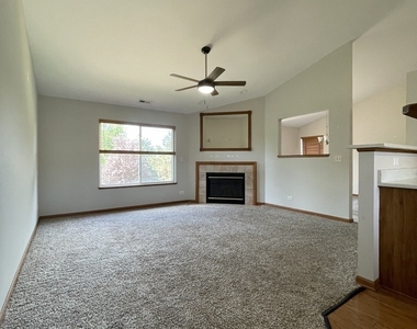 3609 Roanoke Avenue - Photo Thumbnail 3