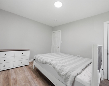 1235 River Drive - Photo Thumbnail 10