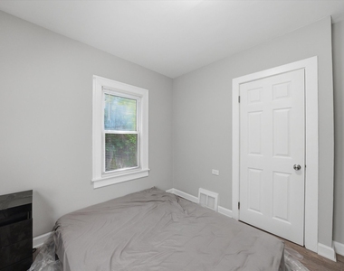 1235 River Drive - Photo Thumbnail 7