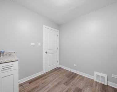 1235 River Drive - Photo Thumbnail 12