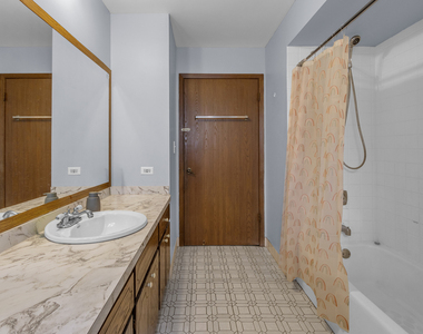 7736 W 157th Place - Photo Thumbnail 18