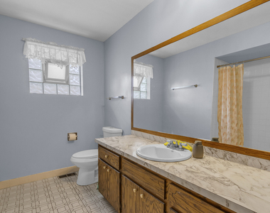 7736 W 157th Place - Photo Thumbnail 19