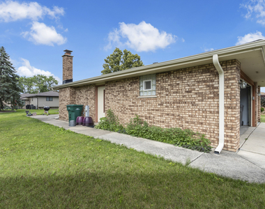 7736 W 157th Place - Photo Thumbnail 33