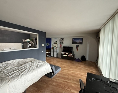 300 N State Street - Photo Thumbnail 1