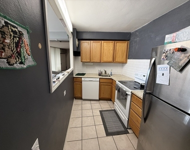 300 N State Street - Photo Thumbnail 4