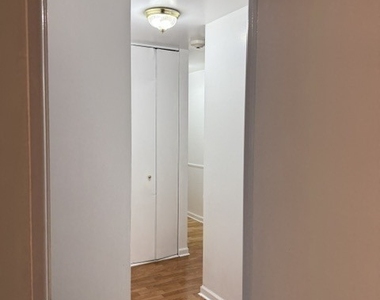 3008 Roberts Drive - Photo Thumbnail 4