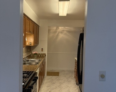 3008 Roberts Drive - Photo Thumbnail 9