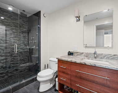807 Davis Street - Photo Thumbnail 11