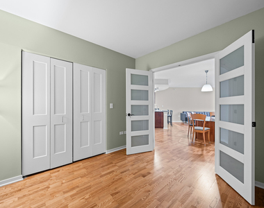 807 Davis Street - Photo Thumbnail 8