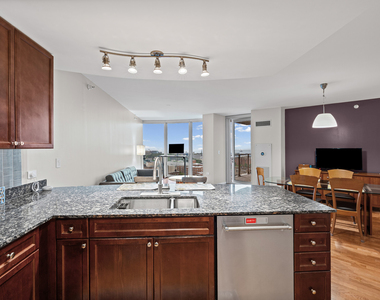 807 Davis Street - Photo Thumbnail 1