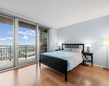 807 Davis Street - Photo Thumbnail 9