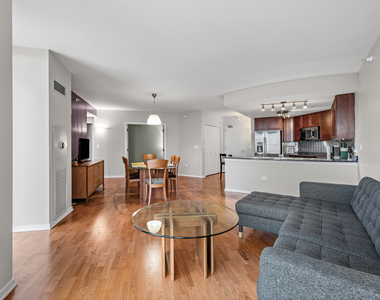 807 Davis Street - Photo Thumbnail 5