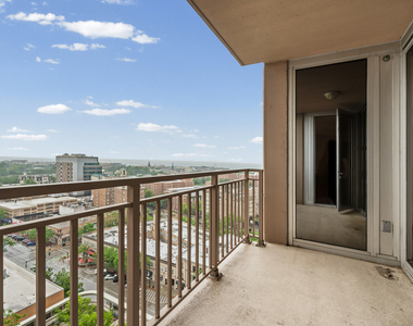 807 Davis Street - Photo Thumbnail 12