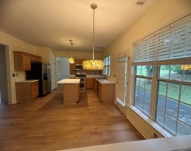 220 Gaines Oak Way - Photo Thumbnail 11