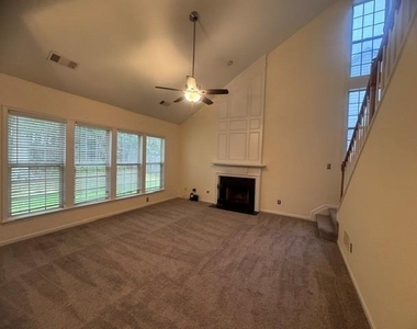 220 Gaines Oak Way - Photo Thumbnail 3