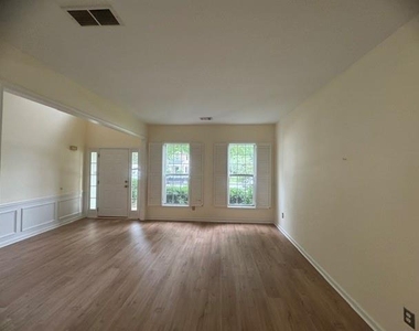220 Gaines Oak Way - Photo Thumbnail 5